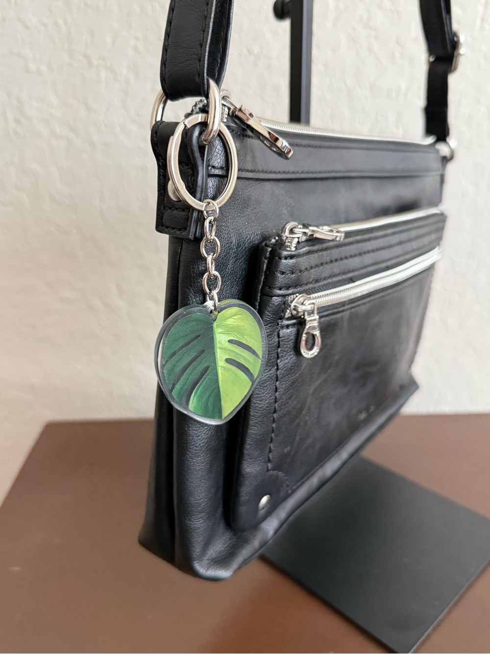 Two-Tone Monstera Leaf Keychain - Green Heart Design - Silver Hardware NEW! - Picture 2 of 4